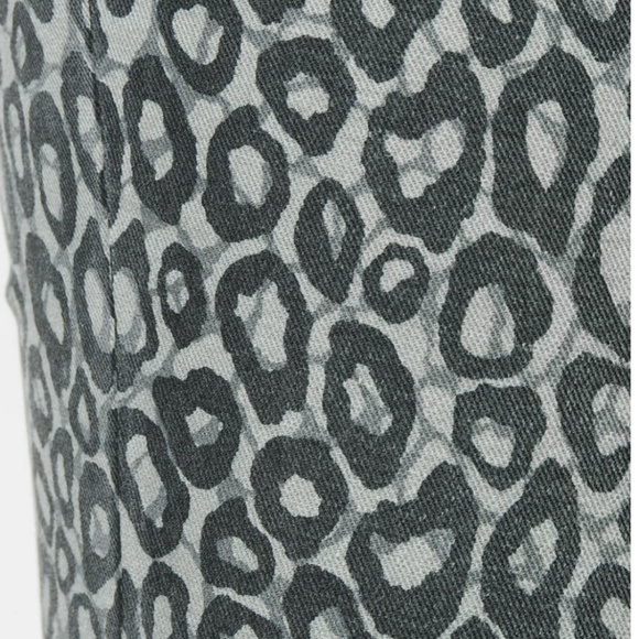Leopard Print Stretch Denim Izzy Skinny Jeans - Picture 5 of 12